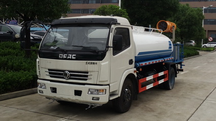 東風(fēng)多利卡霧炮車(chē) 城市環(huán)境治理的綠色衛(wèi)士